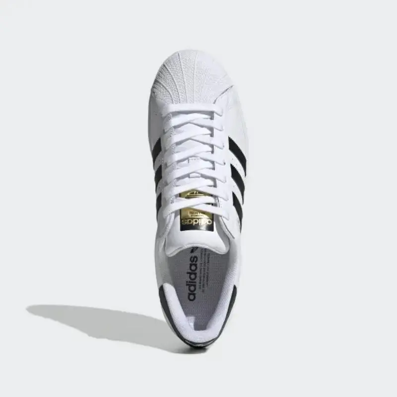 Giày Adidas Superstar tem vàng mũi sò